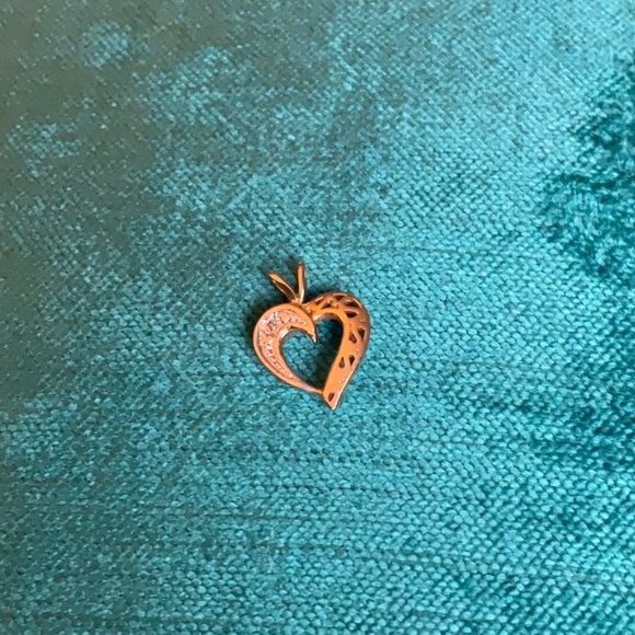 White and yellow 10k gold heart pendant - Picture 1 of 5